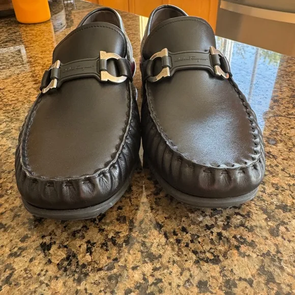 Salvatore Ferragamo Tasby Black Leather Loafers Driving shoes 7.5