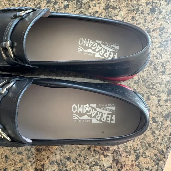 Salvatore Ferragamo Tasby Black Leather Loafers Driving shoes 7.5
