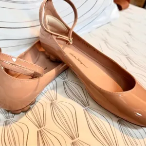 Salvatore Ferragamo Women's Nude Patent Leather Flats 8 C Avola New