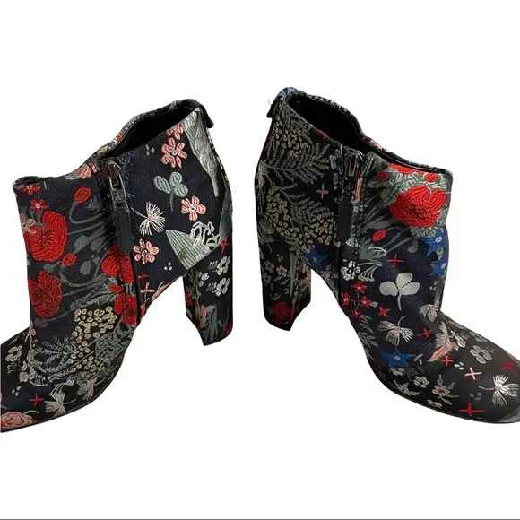 SAM EDELMAN CAMBELL FLORAL BROCADE BOOTIES Size 6