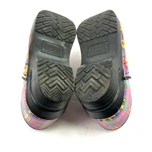 Sanita Clogs 39 Puzzle Autism Awareness Professional Slip On Shoes Womens