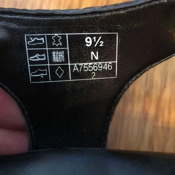 SaS suntimer black croc sandals sz 9.5.  Like new