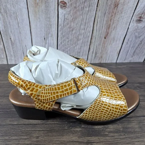 SAS Suntimer Crocodile Embossed Slingback Sandals Women's Sz 9.5 M Golden Croc