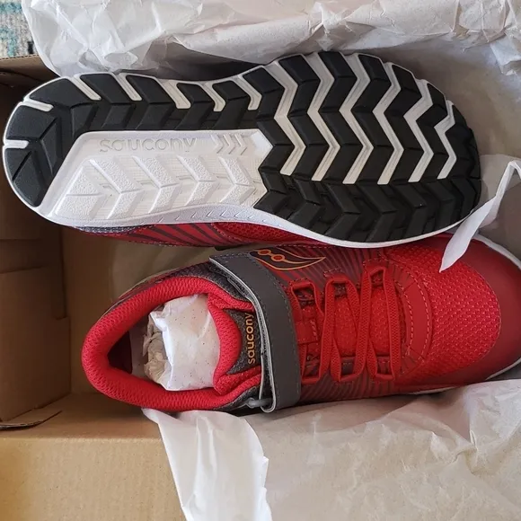 Saucony Boys Red Sneakers size 2