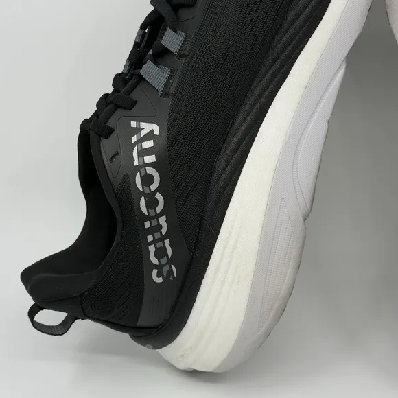 Saucony Hurricane 24 Mens 12 Running Shoes Black White Trainers Sneakers