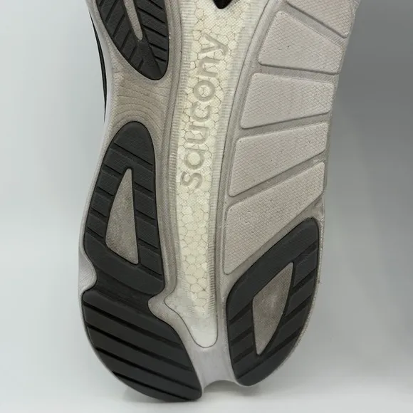Saucony Hurricane 24 Mens 12 Running Shoes Black White Trainers Sneakers