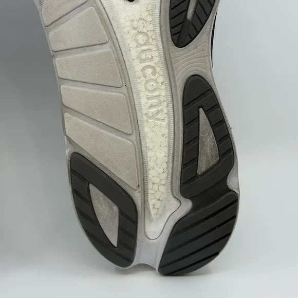Saucony Hurricane 24 Mens 12 Running Shoes Black White Trainers Sneakers