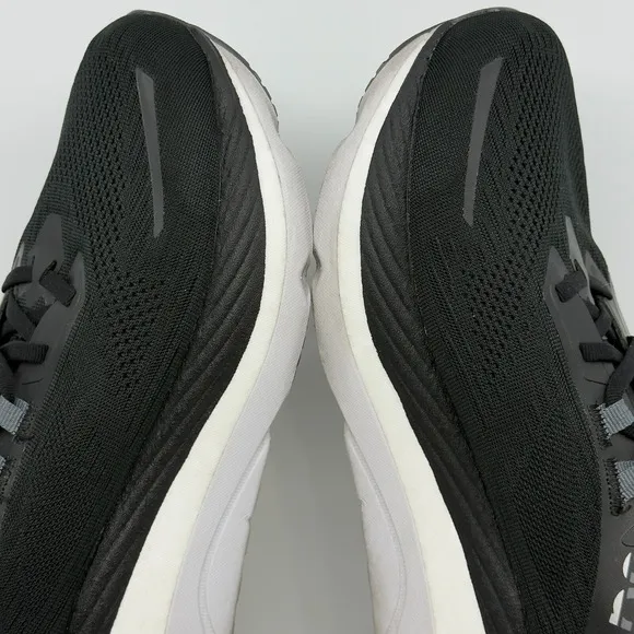 Saucony Hurricane 24 Mens 12 Running Shoes Black White Trainers Sneakers