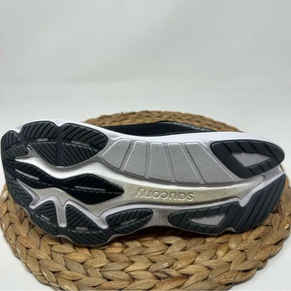 SAUCONY Hurricane 24 Running Shoes Black Carbon White Size 9 WIDE Women's