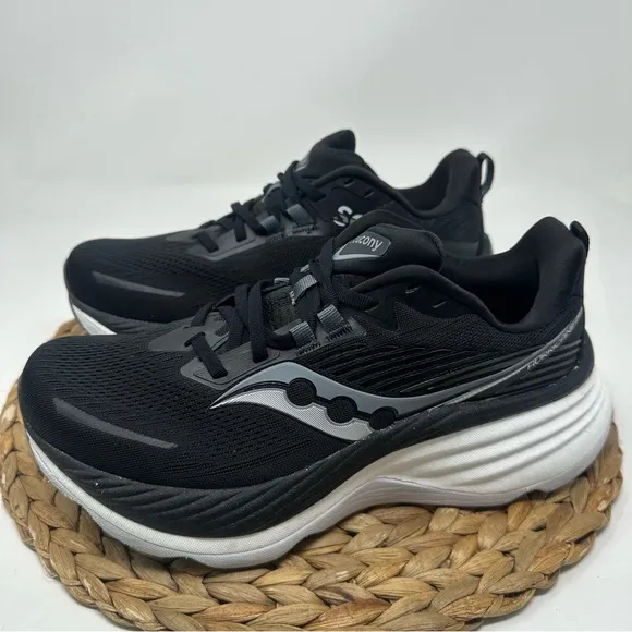 SAUCONY Hurricane 24 Running Shoes Black Carbon White Size 9 WIDE Women's