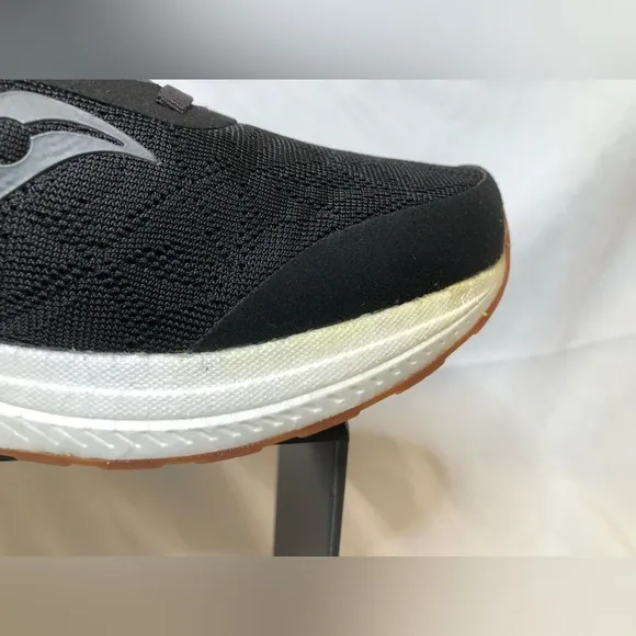 Saucony Mens Freedom 5 Running Shoes - Size 11.5 - Black/Gum - New with defects
