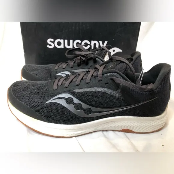 Saucony Mens Freedom 5 Running Shoes - Size 11.5 - Black/Gum - New with defects