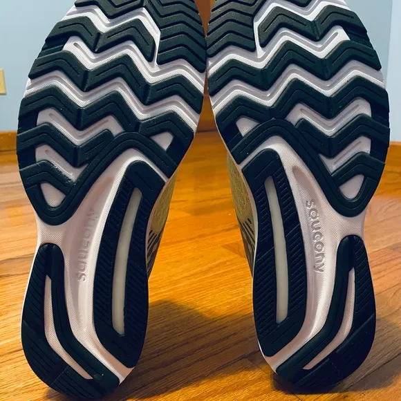 Saucony Men's Size 15 Guide 14 Keylime/Gravel Running Shoes (S20654-35).