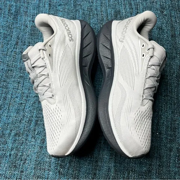 Saucony Ride 18 Running Shoes in Cloud Shadow