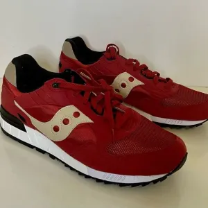Saucony Shadow 5000 Vintage Running Shoes - excellent condition bottoms like new