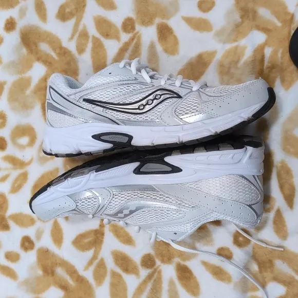 SAUCONY Unisex White Mesh Sneakers