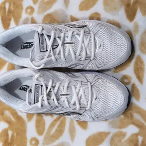 SAUCONY Unisex White Mesh Sneakers