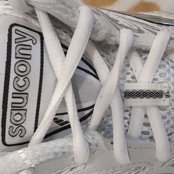 SAUCONY Unisex White Mesh Sneakers