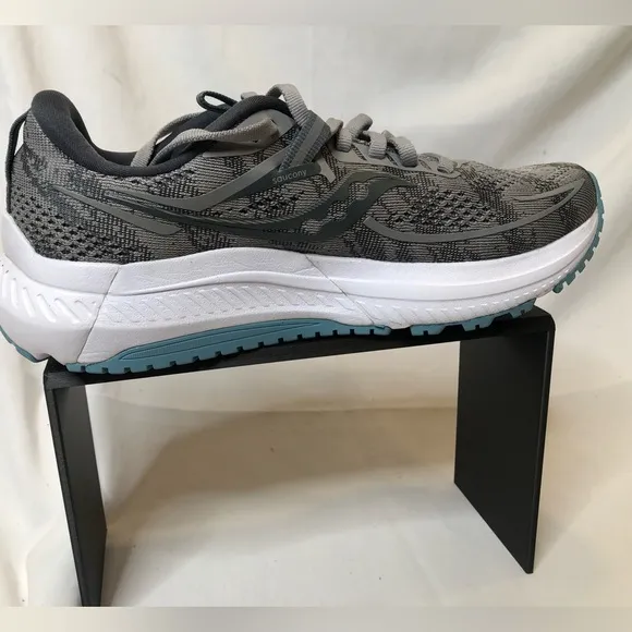 Saucony Women’s Omni 21 Power Run Running Shoes- Size 6 No Box