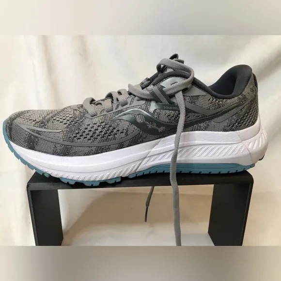 Saucony Women’s Omni 21 Power Run Running Shoes- Size 6 No Box