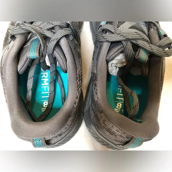 Saucony Women’s Omni 21 Running Shoes- Size 8