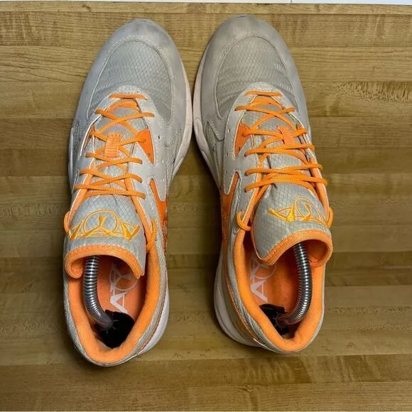Saucony Aya Size US 10 Men's Running Shoes White/Grey Orange S70460-5