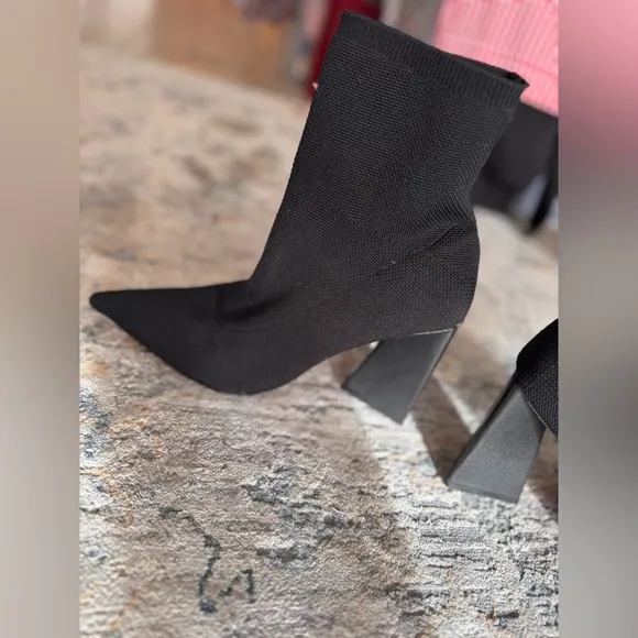 Schutz Marila Boot Black Sz 8.5 | minor defect on heel/sole (visible in photos)