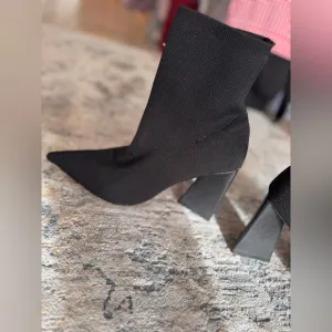 Schutz Marila Boot Black Sz 8.5 | minor defect on heel/sole (visible in photos)