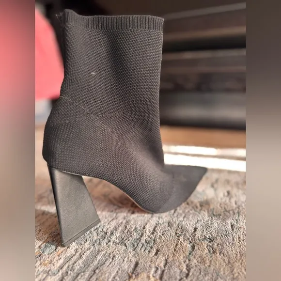 Schutz Marila Boot Black Sz 8.5 | minor defect on heel/sole (visible in photos)