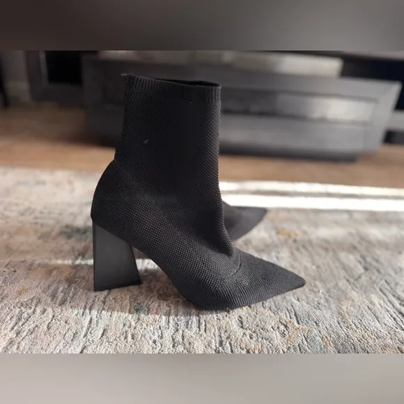 Schutz Marila Boot Black Sz 8.5 | minor defect on heel/sole (visible in photos)