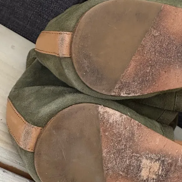 See by Chloe 'Kasha' gladiator sandal in green tan suede leather Size 37