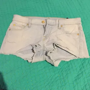 Seven Jean shorts (light wash)