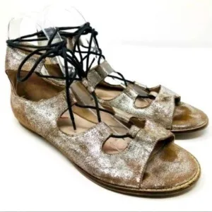 Seychelles woman’s metallic silver leather suede gladiator sandals 8 BoxO laceup