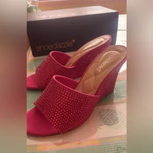 SHOE Dazzle Pink Stud Sandals