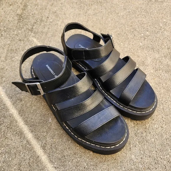 Sincerely Jules - Chunky Platform Sandals 9.5M