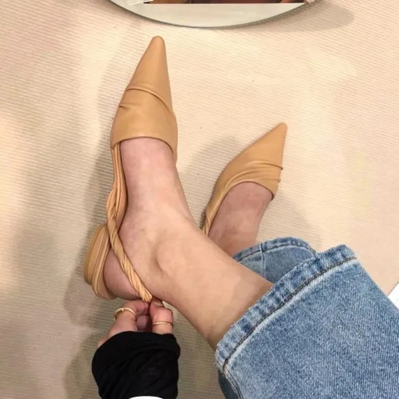 Size 6 sandals black