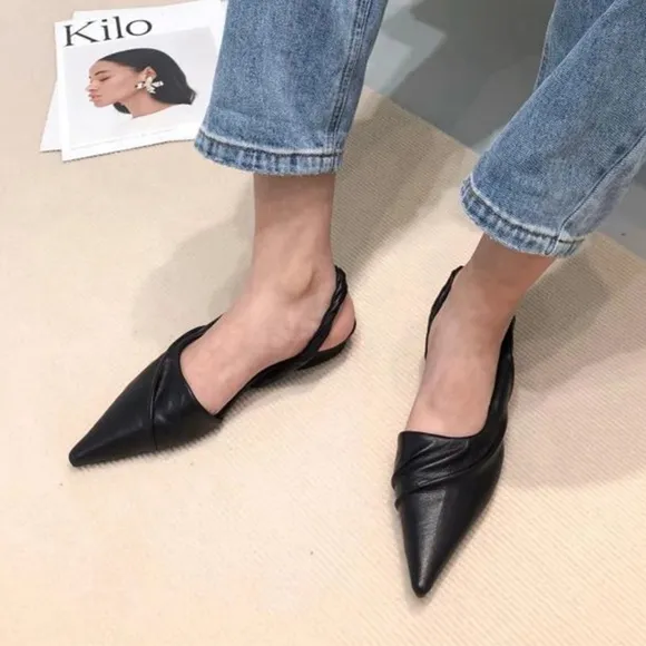 Size 6 sandals black