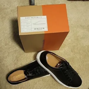 Size 11, NWT New Republic