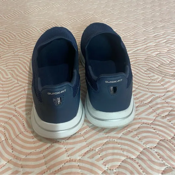 SKECHERS GO WALK 5 Women's 10Navy Blue White Slip On ComfortSneakers Shoes EUC