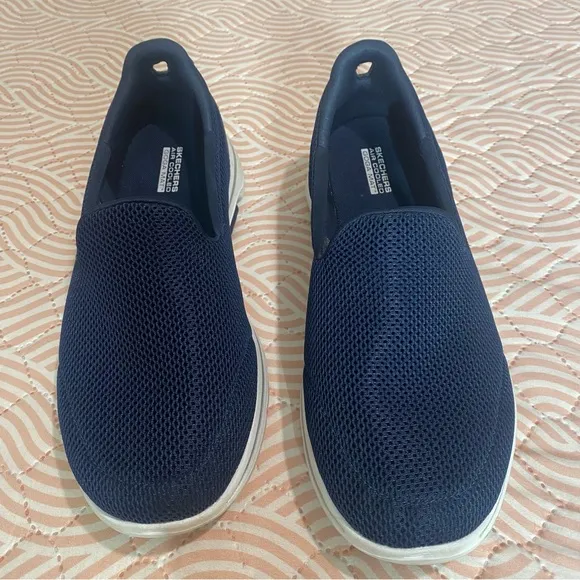 SKECHERS GO WALK 5 Women's 10Navy Blue White Slip On ComfortSneakers Shoes EUC