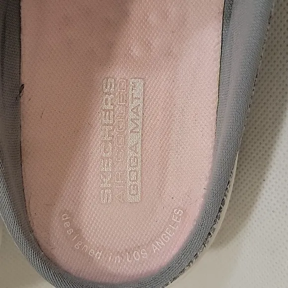 SKECHERS SLIDE ON STYLE GOGA MAT SNEAKERS (sz 8-1/2)