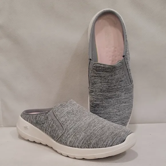SKECHERS SLIDE ON STYLE GOGA MAT SNEAKERS (sz 8-1/2)