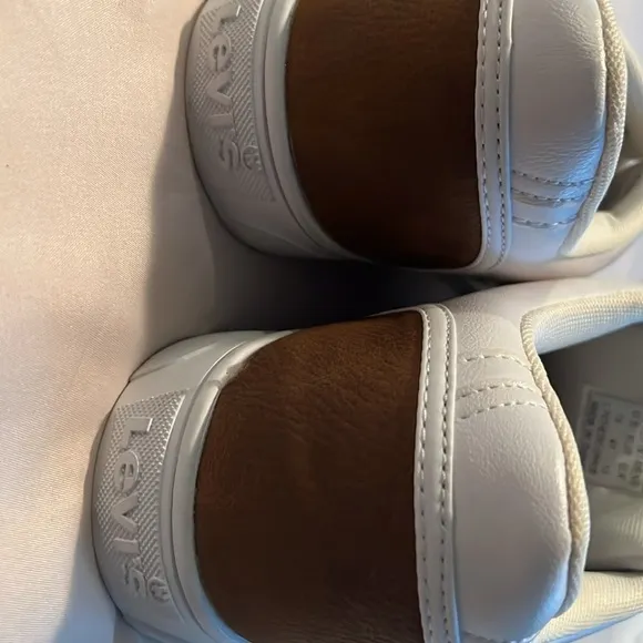 Sneakers mens levis  size 13