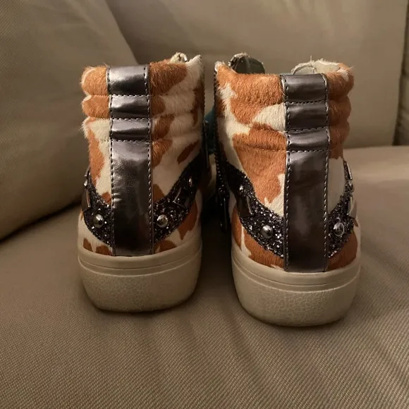 Sneakers,