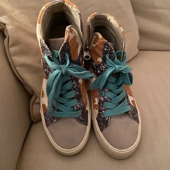 Sneakers,