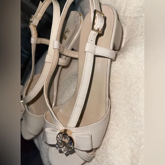 Soffice Sogno Made in Italy  Women's Cream Slingback Heels