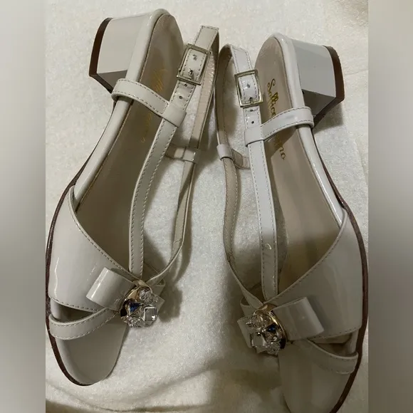 Soffice Sogno Made in Italy  Women's Cream Slingback Heels