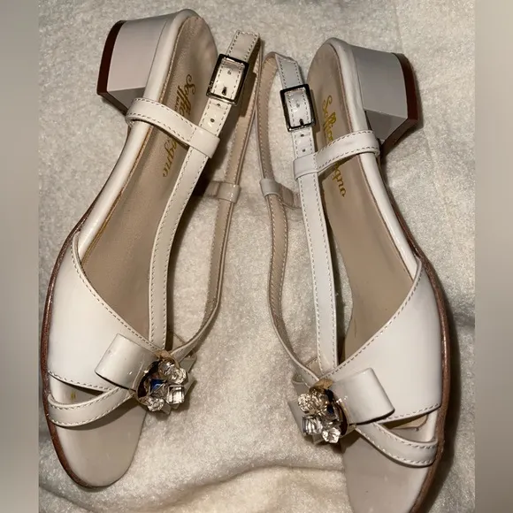 Soffice Sogno Made in Italy  Women's Cream Slingback Heels