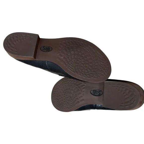 Sofft Black Leather Flats Sleek Minimalist Design