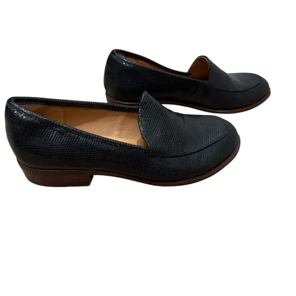 Sofft Black Leather Flats Sleek Minimalist Design